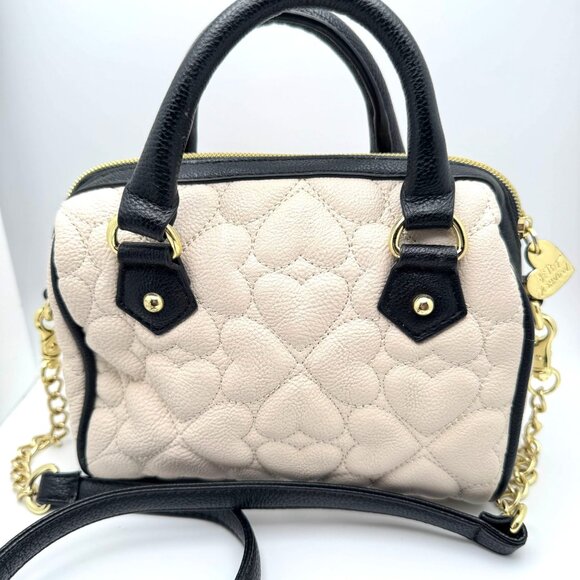 Betsey Johnson Quilted Heart Crossbody Bag Bow Gold-Tone Hardware Beige Black - Picture 10 of 16
